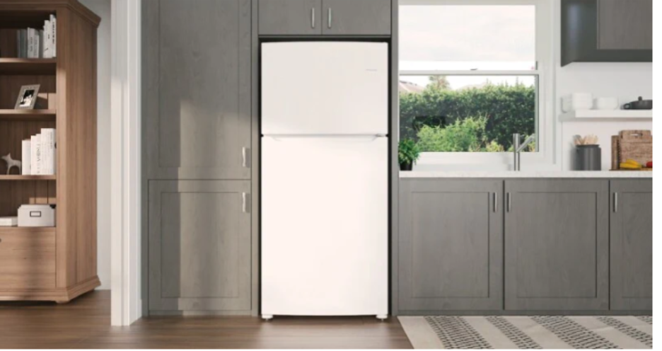 Reliable top freezer refrigerator for an apartment kitchen